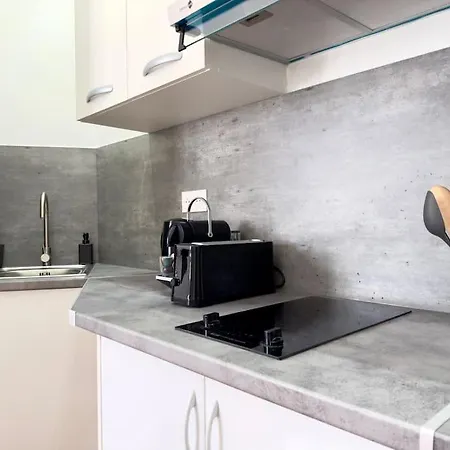 Apartment Mezzanine Cosy 4p Champs Elysees Paris