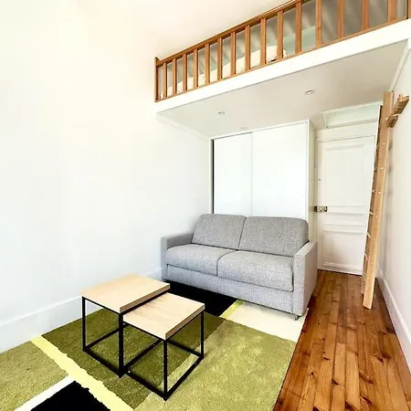Apartment Mezzanine Cosy 4p Champs Elysees Paris